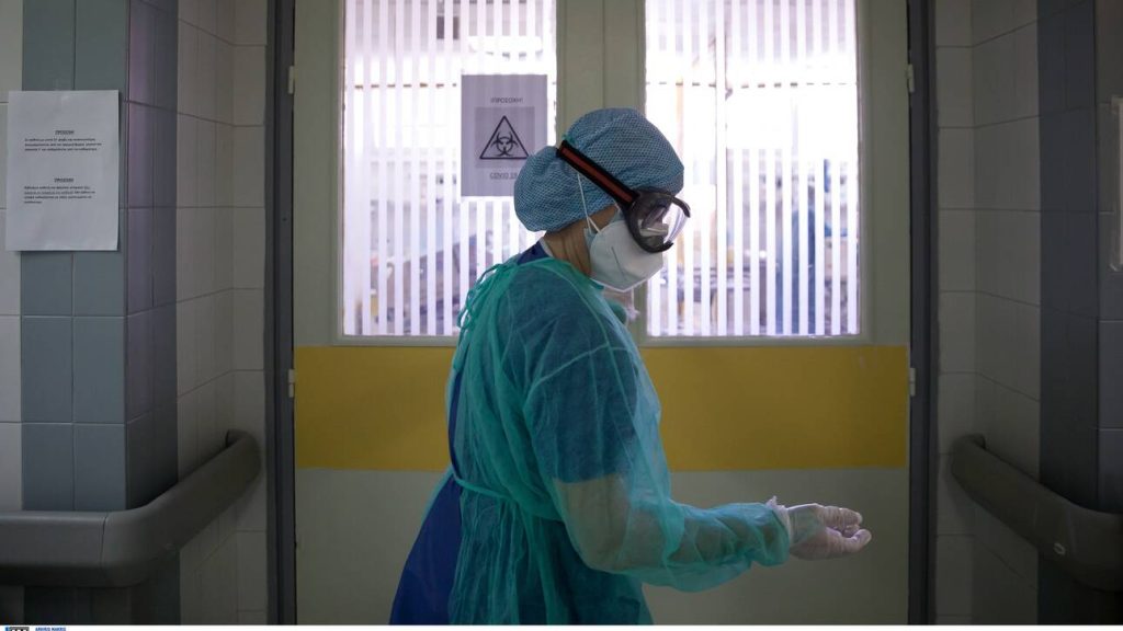 Στους 732 οι νεκροί από κορωνοϊό στη χώρα μας – Κατέληξαν δώδεκα ηλικιωμένοι τις τελευταίες ώρες