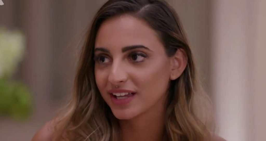 The Bachelor: «Έκρηξη» στο twitter με τους εξωγήινους της Ραφαέλας – «Είδα ιπτάμενο δίσκο να πλησιάζει» (βίντεο)