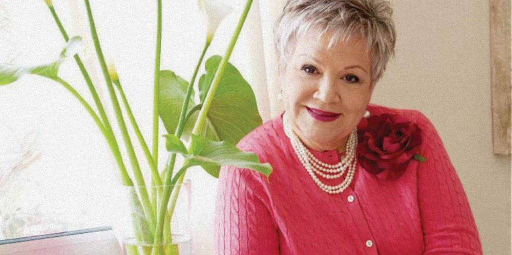 Τένια Μακρή: «Δεν με απασχολεί το ότι δεν έχω στήθος και δεν έχω κάνει αποκατάσταση»