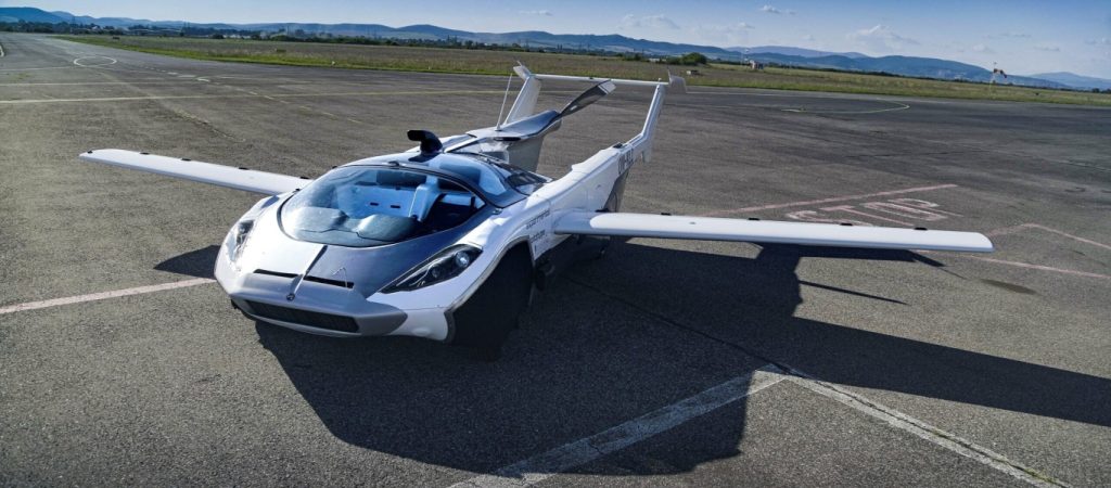 Σλοβακία: Η πρώτη πτήση ιπτάμενου αυτοκινήτου είναι γεγονός – Έφτασε στα 1.500 πόδια (βίντεο)