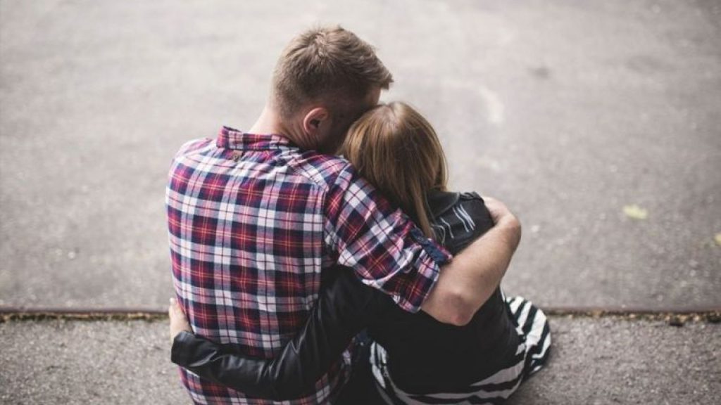 Έτσι θα μπορούν να βλέπονται εν μέσω lockdown τα ζευγάρια που δεν συγκατοικούν