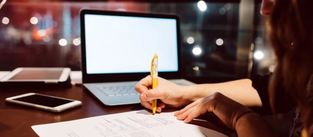 Η χαρά του Τwitter το «κόλλημα» της τηλεκπαίδευσης – «Ποιος βλέπει Netflix και εμποδίζει την τηλεκπαίδευση;»