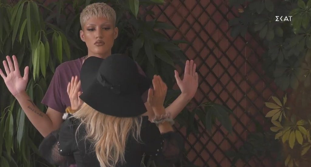 Big Brother – Άννα Μαρία: «Ο Θέμης ξεφτιλίζει τους γκέι – Να βγάζει τον κ@λο του δημόσια στη Μύκονο – όχι εδώ» (βίντεο)