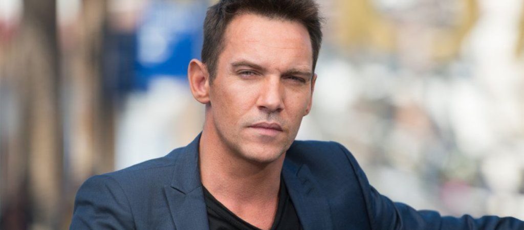Ο αλκοολικός Jonathan Rhys Meyers συνελήφθη μεθυσμένος μετά από τρακάρισμα