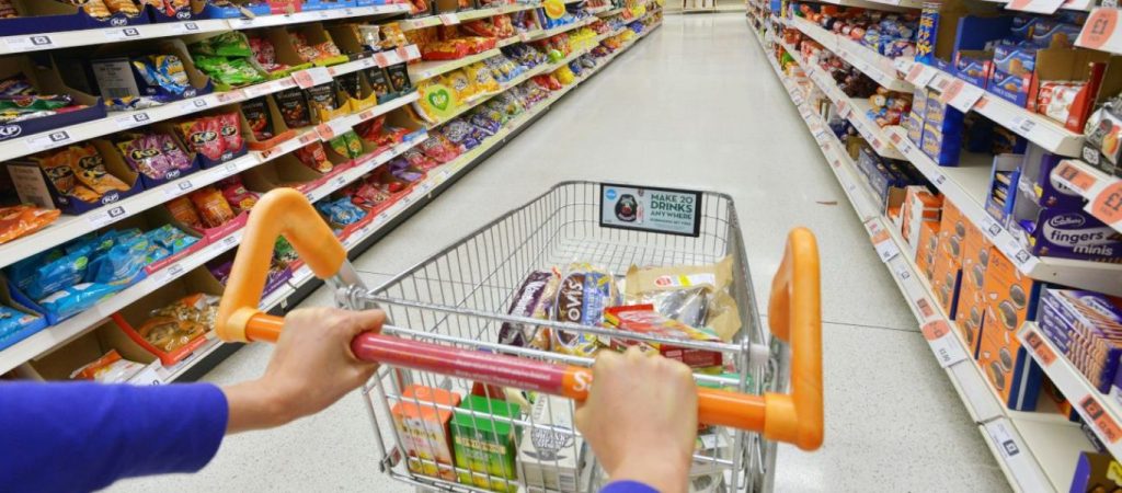 Έρευνα ΙΕΛΚΑ: Αυτές είναι οι συνήθειες των καταναλωτών εν μέσω 2ου lockdown – Τι προτιμούν να αγοράζουν