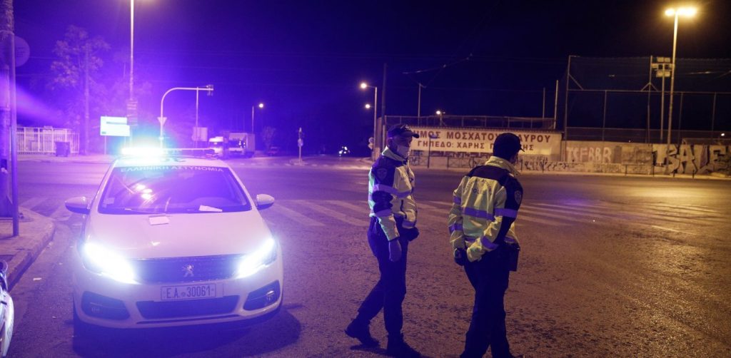 Ετοιμάζουν ακόμα πιο σκληρή καραντίνα: Στο «τραπέζι» απαγόρευση κυκλοφορίας από τις 21:00 ως τις 05:00