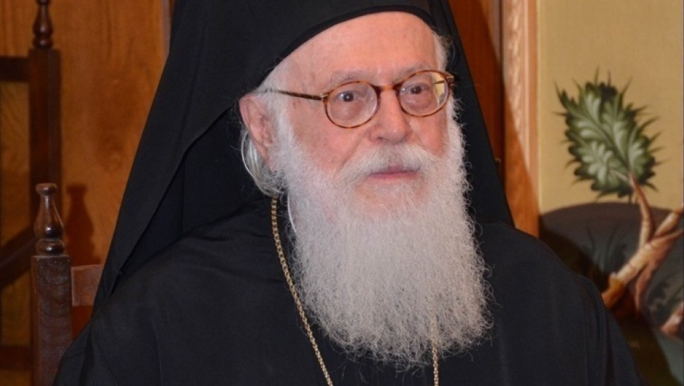 Με ήπια συμπτώματα και χαμηλό πυρετό νοσηλεύεται ο Αρχιεπίσκοπος Αναστάσιος – Οι ευχές του Πατριάρχη