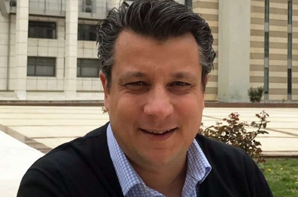 Τρομοκρατούν  τον ελληνικό λαό από τις τηλεοπτικές συχνότητες!