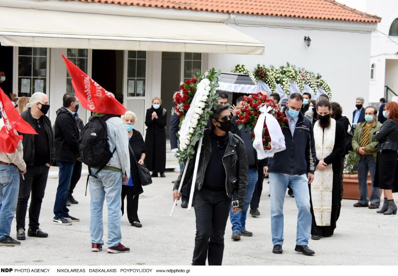 Δείτε φωτογραφίες από το τελευταίο «αντίο» του ηθοποιού Βαγγέλη Χατζηνικολάου (φωτο)