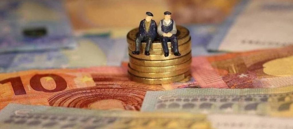 Διαδοχική ασφάλιση: Μέχρι και 7 χρόνια νωρίτερα μπορούν να βγουν στη σύνταξη χιλιάδες φορολογούμενοι – Παραδείγματα