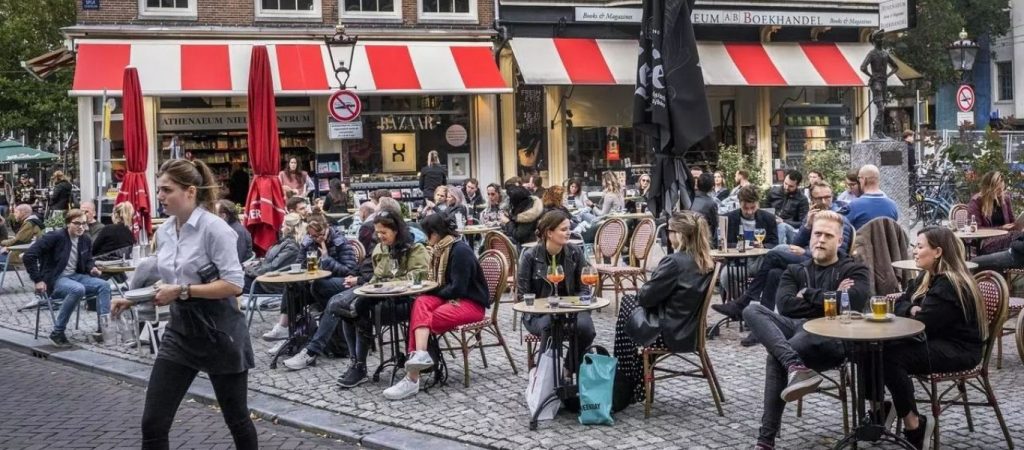 Ολλανδία: Αναπτύχθηκε με εντυπωσιακούς ρυθμούς η οικονομία μετά την άρση περιοριστικών μέτρων