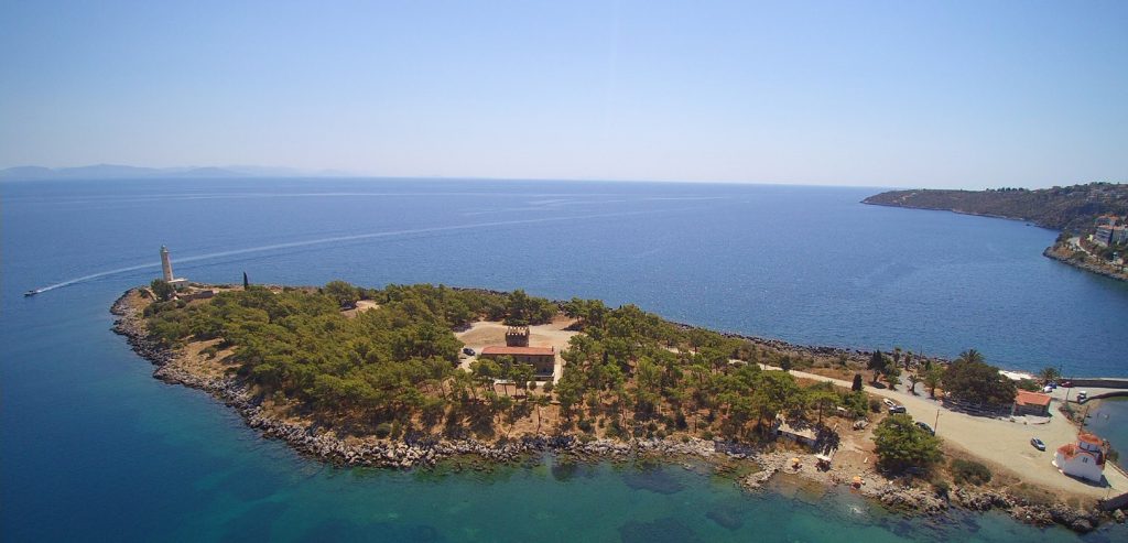 Λακωνία: Το άγνωστο νησί της Ωραίας Ελένης το οποίο πήρε το όνομα του από ένα… κράνος (βίντεο)