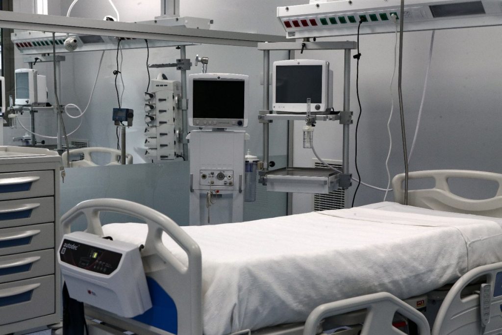 Μεγάλη η πίεση στο ΕΣΥ: Αυξάνονται οι διασωληνώσεις – Διαχειρίσιμη η κατάσταση στην Αττική στα «κόκκινα» η Βόρεια Ελλάδα