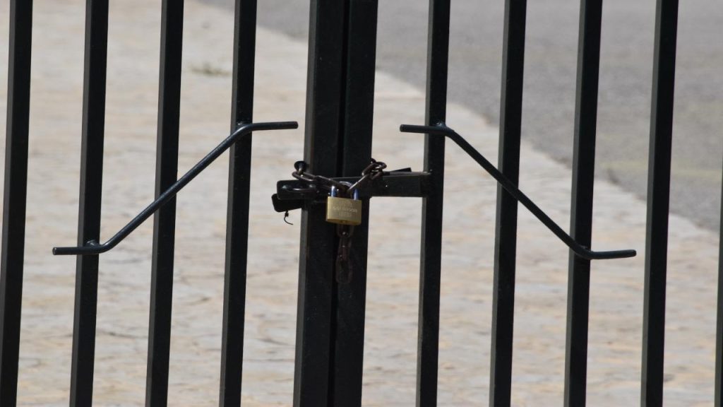 Κλείσιμο σχολείων: To ωράριο της τηλεκπαίδευσης για δημοτικά και νηπιαγωγεία