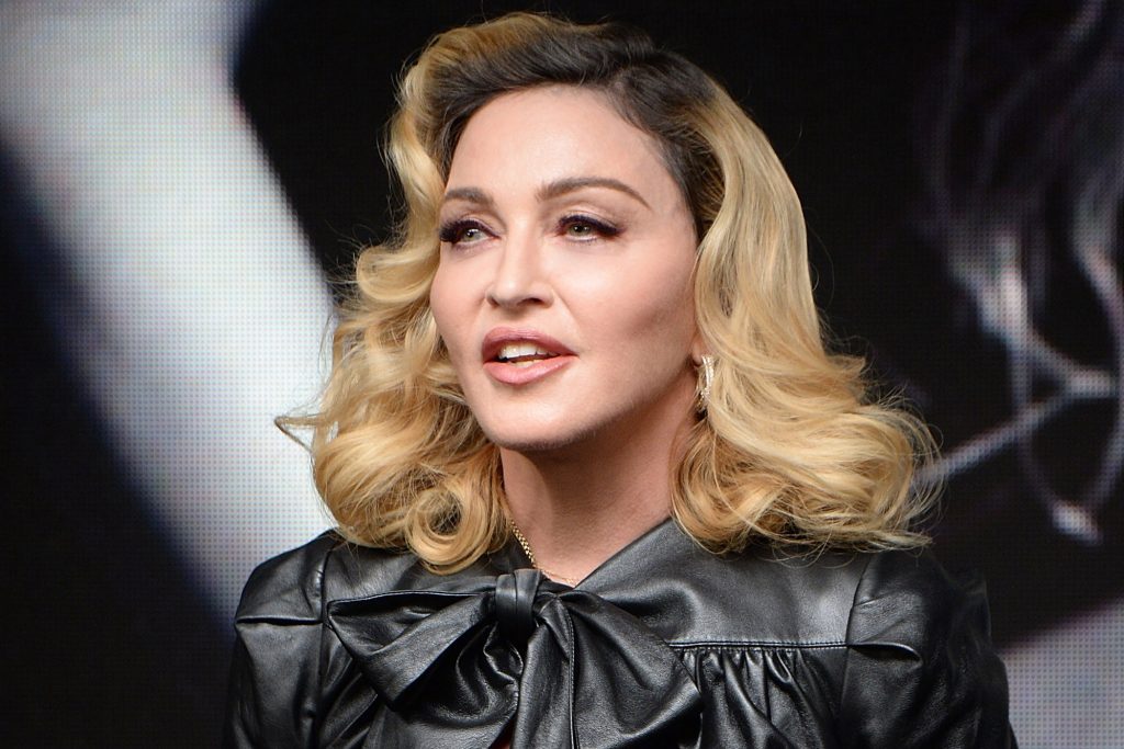 Η Μαντόνα καλεί… πνεύματα στο σπίτι της – «Προσκαλέστε την αιώνια μούσα σας» (φωτο)