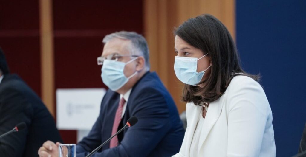 Τέλος δημοτικά και νηπιαγωγεία με εντολή της κυβέρνησης – Θα παραμείνουν κλειστά μέχρι 30 Νοεμβρίου (βίντεο)