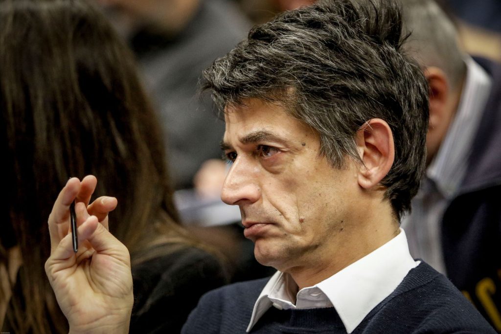 Ν.Καρανίκας σε κυβέρνηση για την απαγόρευση συναθροίσεων: «Στη Χούντα επιτρεπόταν μέχρι 5 άτομα»