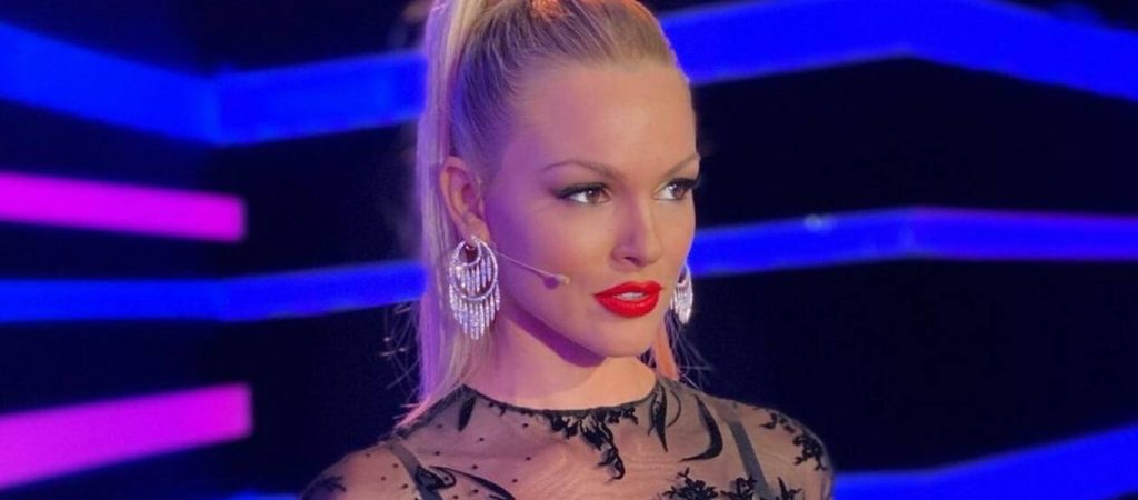 Οι σέξι εμφανίσεις της Βίκυς Κάβουρα λείπουν από το ανδρικό τηλεοπτικό κοινό (φώτο)