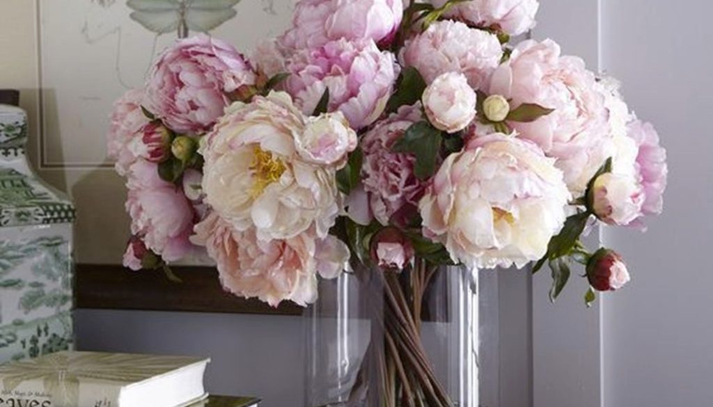 Κάντε τα λουλούδια στο βάζο να αντέξουν περισσότερες μέρες με τρία απλά υλικά!