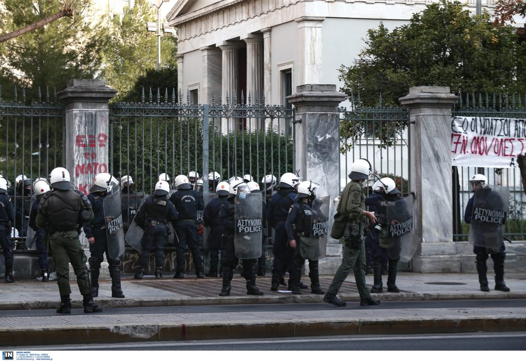 Ο ΣΥΡΙΖΑ καλεί την Ευρωβουλή να αποφασίσει για την αντισυνταγματικότητα της απαγόρευσης συναθροίσεων