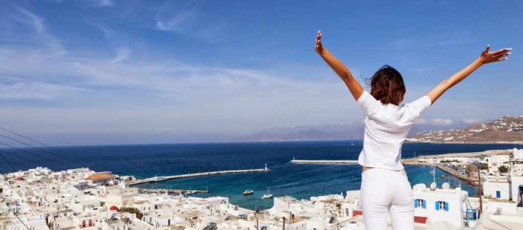 Γαλλικό άρθρο εξυμνεί τον ελληνικό τουρισμό – «Θέλει να γίνει 12μηνος προορισμός επειδή έχει τα πάντα»