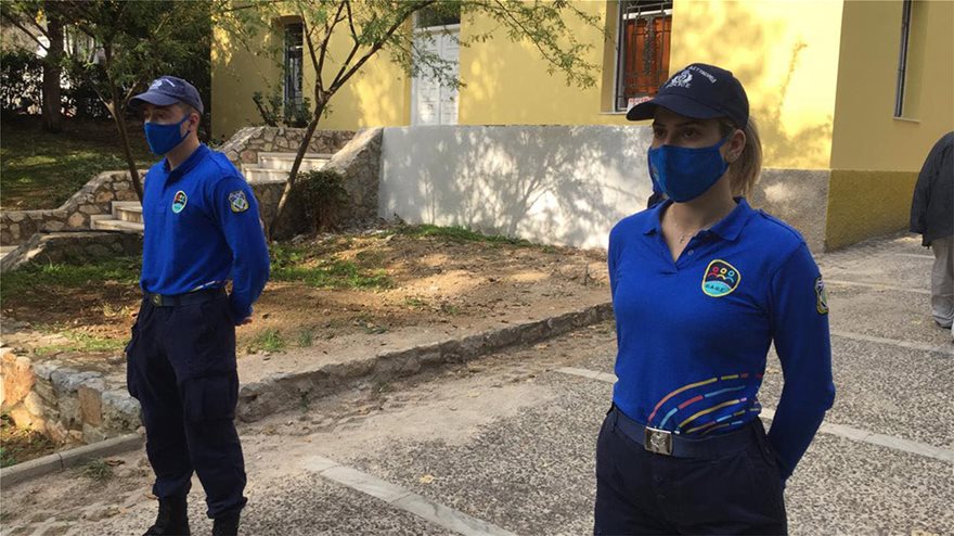 Πρώτη ημέρα για τους «κυνηγούς τετραμελών συναθροίσων» της ΕΛ.ΑΣ: Το είδαμε κι αυτό…