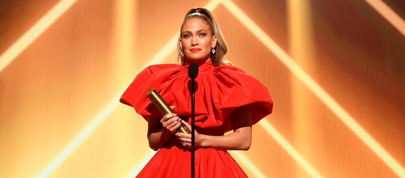 Συγκινήθηκε η Τ.Λόπεζ στα E! People’s Choice Awards – «Η φετινή χρονιά μας έδειξε τι πραγματικά έχει σημασία» (βίντεο)