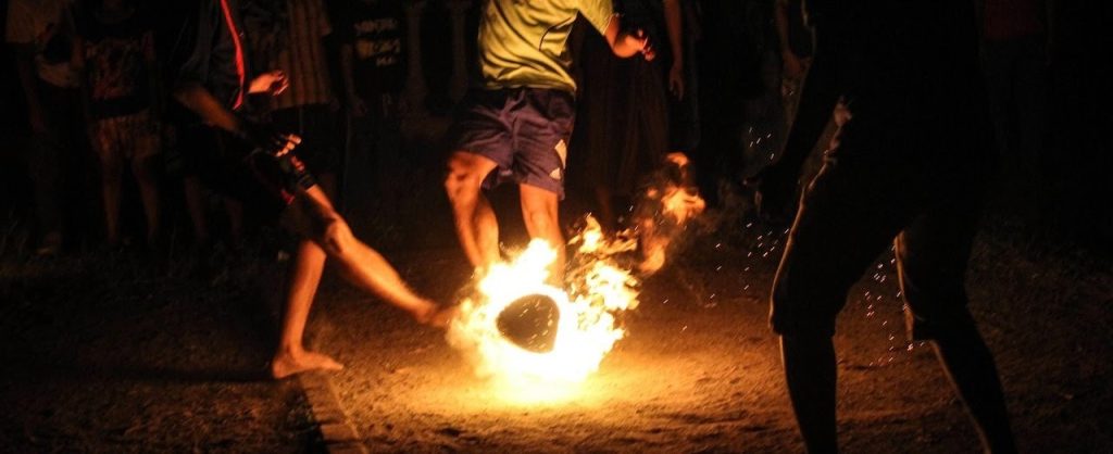 Fireball Soccer: Ένα παιχνίδι ποδοσφαίρου με την μπάλα να… καίει (βίντεο)
