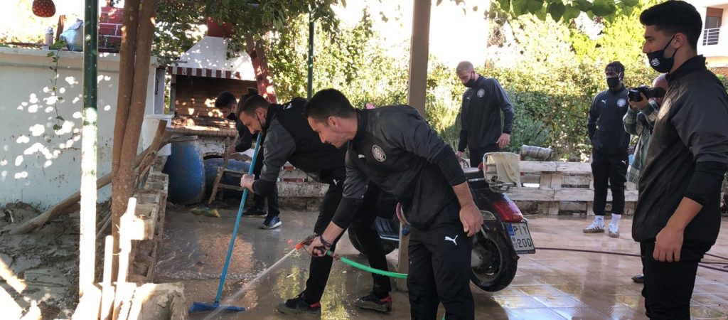 ΟΦΗ: Στο πλευρό των πληγέντων από την κακοκαιρία – Οι παίκτες βοήθησαν έμπρακτά για την αποκατάσταση ζημιών (φώτο)