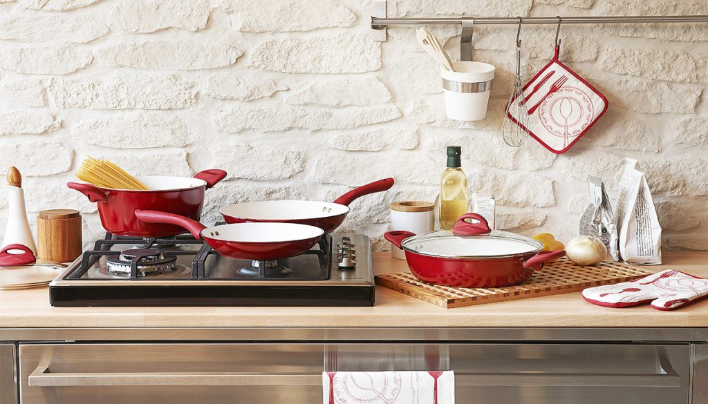 Με αυτόν τον τρόπο θα κάνετε τις κατσαρόλες σας σαν… καινούριες