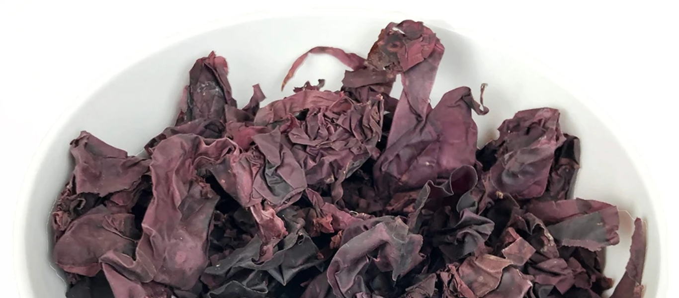 Dulse: Τα φύκια που θέλουν να φάνε τη… δουλειά από το μπέικον