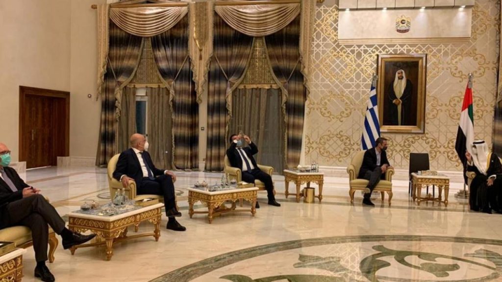 Ύπουλα χτυπήματα εντός ΝΔ: Ο Ν.Δένδιας «δίνει» τον Α.Γεωργιάδη όταν φωτογράφιζε πολυέλαιους στο Άμπου Ντάμπι…