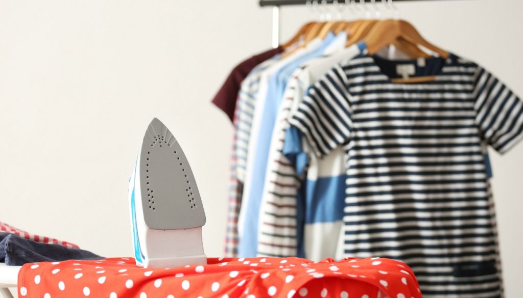 Έχετε διαρκώς τσαλακωμένα ρούχα; – Τα λάθη που κάνετε στο δίπλωμά τους