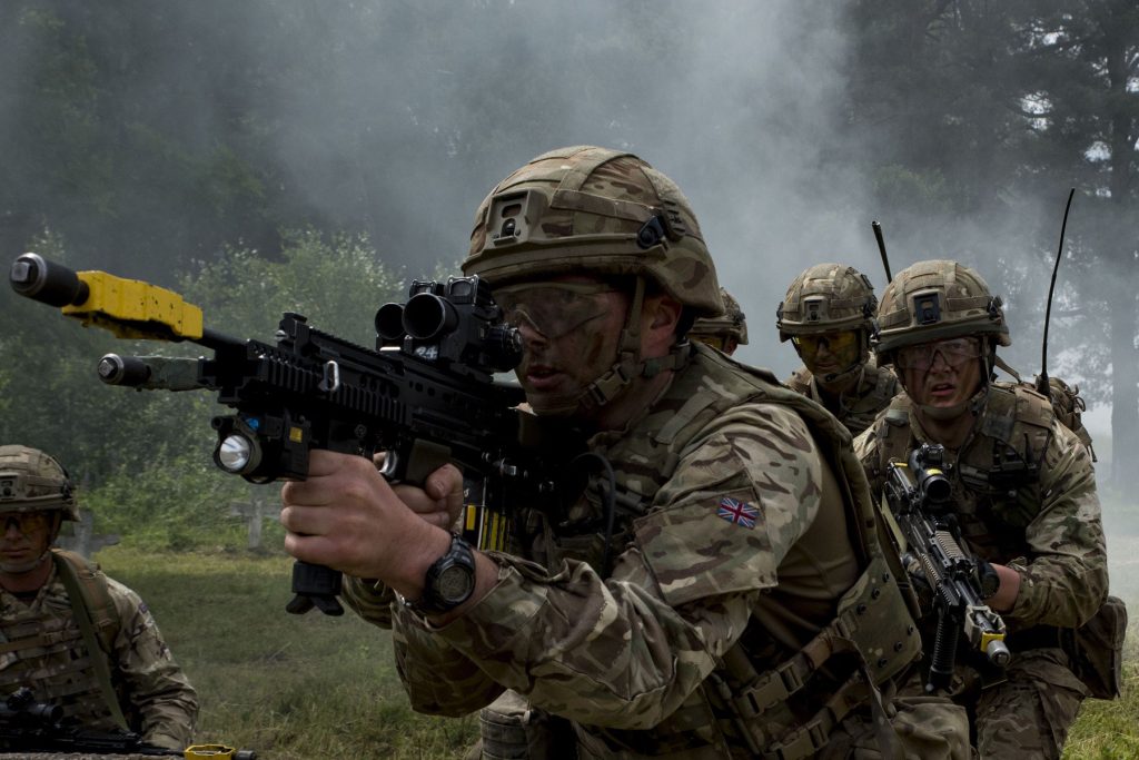 H Bρετανία ανακοίνωσε εξοπλιστικό πρόγραμμα «μαμούθ»