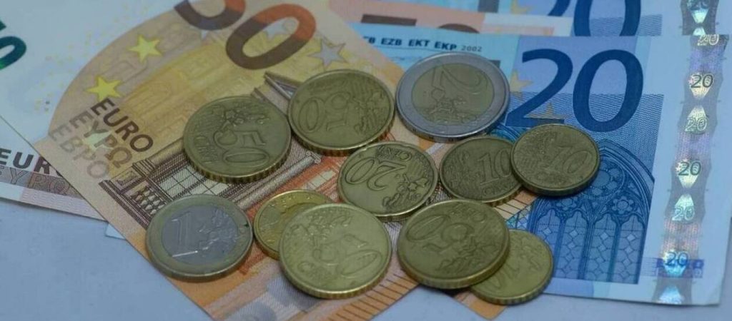 «Ώρα μηδέν» για τα αναδρομικά στους κληρονόμους: Ξεκινούν το απόγευμα οι αιτήσεις – Τα ποσά