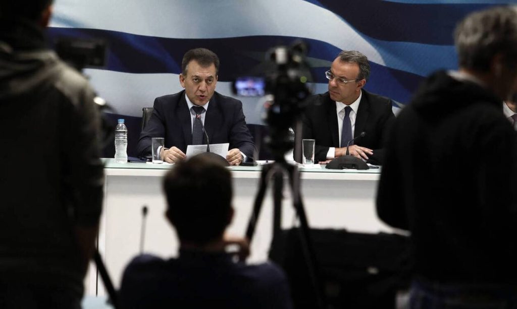 Στις 9:30 η ενημέρωση Γ.Βρούτση – Χ.Σταϊκούρα για τα νέα μέτρα στήριξης