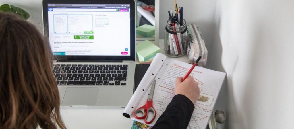 Δεν έχουν τελειωμό τα προβλήματα στην τηλεκπαίδευση: Ευτράπελα με την σύνδεση στην πλατφόρμα