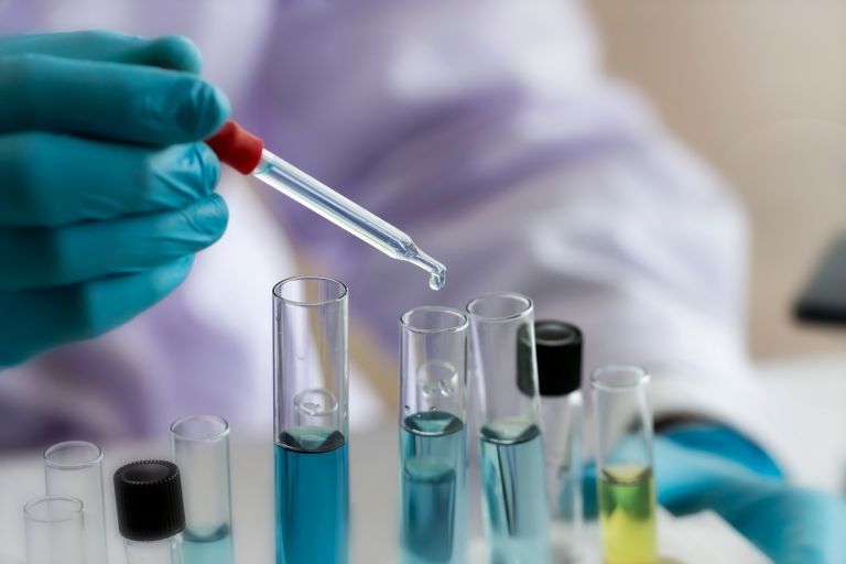 Αυτό είναι το δεύτερο φάρμακο για τον κορωνοϊό που πήρε άδεια χρήσης από τον FDA