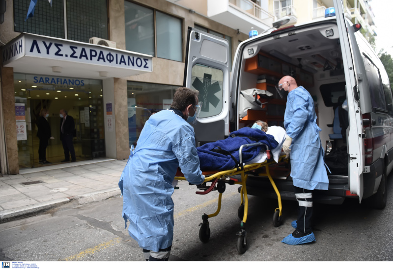 Θεσσαλονίκη: Άρχισε η διακομιδή νοσηλευομένων ασθενών από ιδιωτικές κλινικές που επιτάχθηκαν (βίντεο)