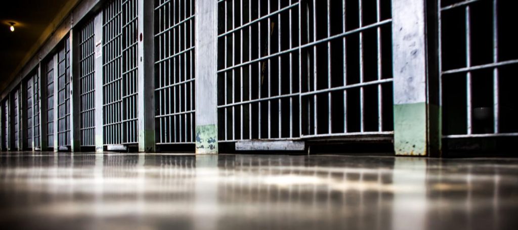 Aυστραλία: Δεσμοφύλακας τα έφτιαξε με κρατούμενο – Του περνούσε κρυφά πράγματα στη φυλακή (βίντεο)