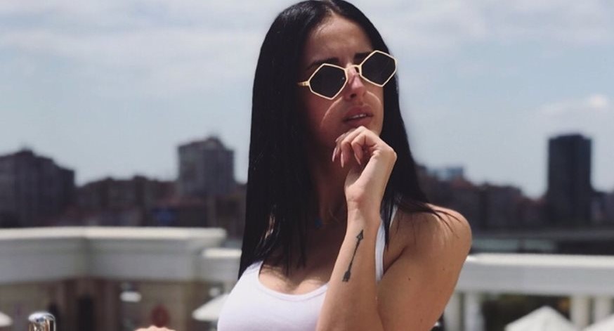 Τζούλια Καραγιάννη: Η πρώην παίκτρια του Power of Love σε αισθησιακές πόζες (φωτό)