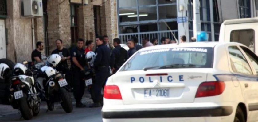 Συμπλοκή στα Καμίνια: Χειροπέδες σε δύο άτομα για τον φόνο του 29χρονου – Ανήλικος ο ένας (βίντεο)