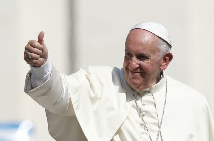 Έρευνα από το Βατικανό για το like του Πάπα Φραγκίσκου σε ημίγυμνη φωτογραφία Βραζιλιάνας