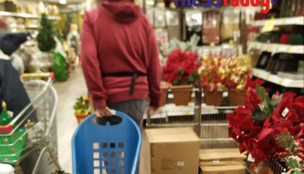 Θέμα συζήτησης στην Κατερίνη οι εικόνες μέσα σε δύο εμπορικά καταστήματα