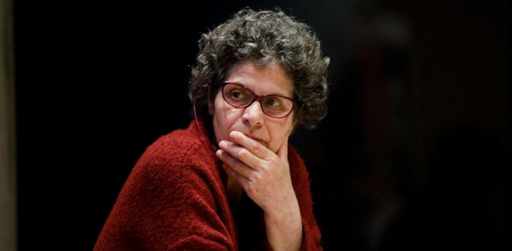 Νέο μήνυμα από την κόρη του Μ.Θεοδωράκη: «Μη με βανδαλίζετε μη με πυροβολείτε» (βίντεο)