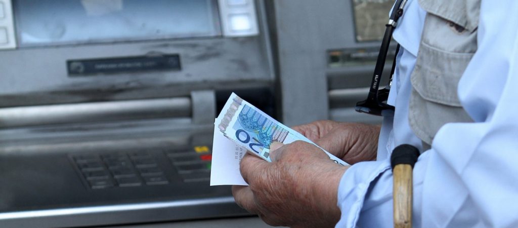 Απόφαση – βόμβα αναγνωρίζει αναδρομικά από δώρα κύριων συντάξεων για συνταξιούχους – Ποιους αφορά