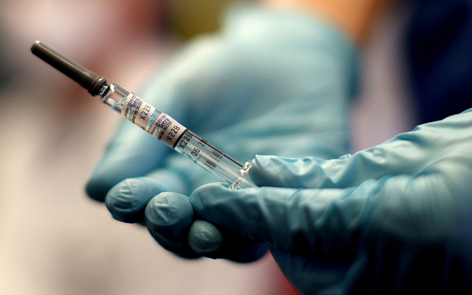 Ισπανία: «Έχουμε τα εργαλεία για να γίνει υποχρεωτικός ο εμβολιασμός όμως είναι απίθανο να τον κάνουμε»
