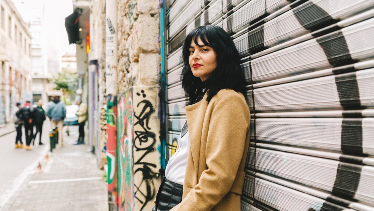 Η.Παπαγεωργίου: «Νομίζω πως η Ζενεβιέβ περνάει άσχημα στα γυρίσματα – Όλοι της φωνάζουν» (βίντεο)