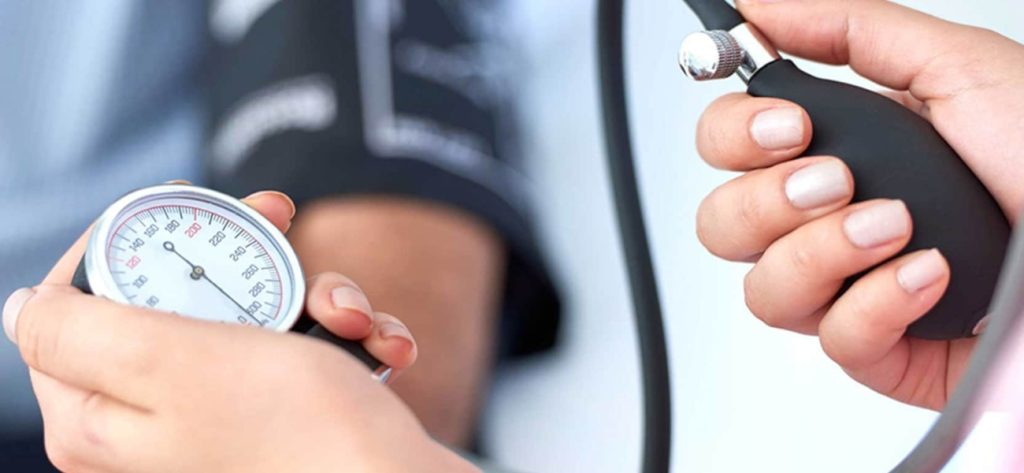 Με αυτούς τους απλούς τρόπους θα ρίξετε άμεσα την αρτηριακή σας πίεση