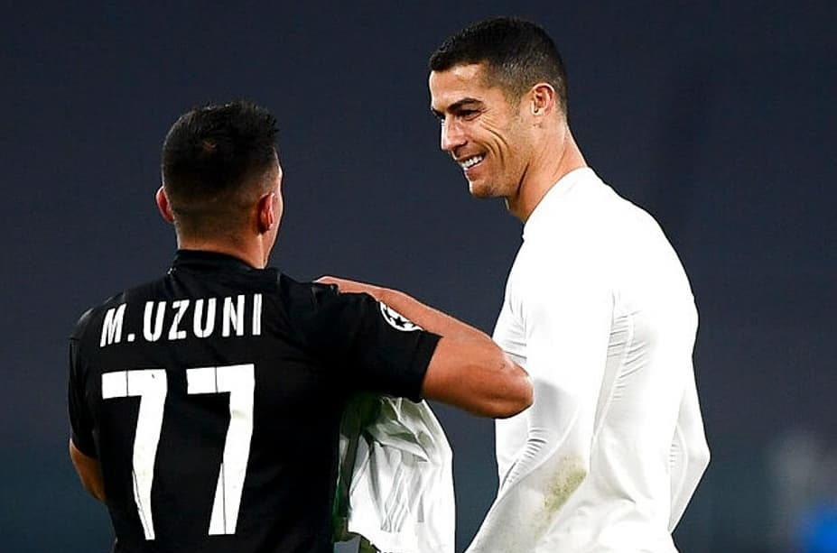 Μ.Ουζούνι: Πήρε την φανέλα του Κ.Ρονάλντο και «τρελάθηκε» (φώτο)